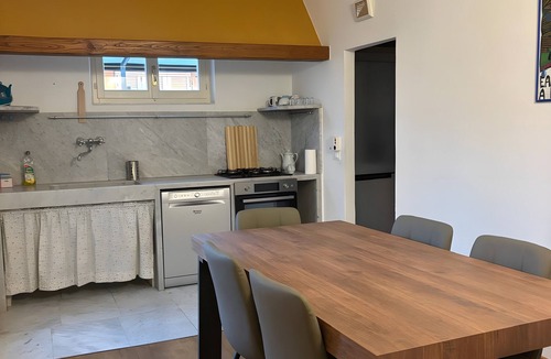 Querceta House | Holiday Home 'La Colombaia Dei Pagliai' with Private Terrace, Private Garden and Wi-Fi
