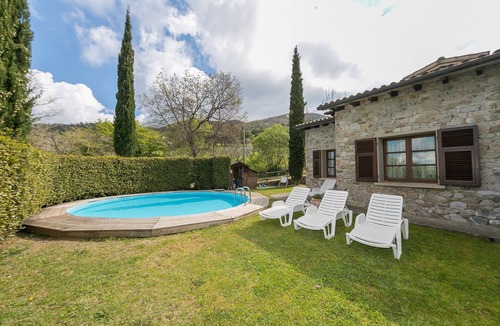 Castellina Marittima House | Holiday Home "Stupendo Rustico in Pietra" with Pool & Wi-Fi