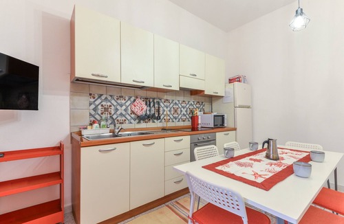 Marina di Campo House | Holiday Home 'Appartamento Marisol Trilo' with Private Terrace, Wi-Fi and Air Conditioning