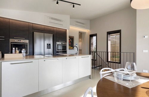 Reggello House | Holiday Home 'Isola Degli Angeli' with Mountain View, Wi-Fi and Air Conditioning
