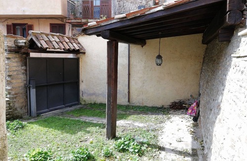 Fiano Romano House | Holiday Home 'La Casa Del Susino Historic' with Wi-Fi