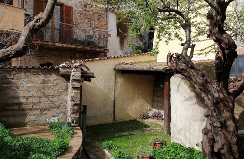 Fiano Romano House | Holiday Home 'La Casa Del Susino Historic' with Wi-Fi