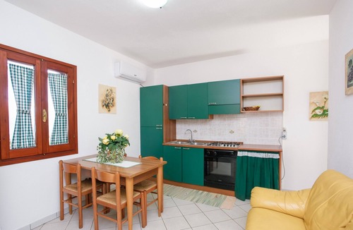 Luddui House | Holiday Home "mirtagru Ena casa vacanze" with 2 Private Terraces and Wi-Fi