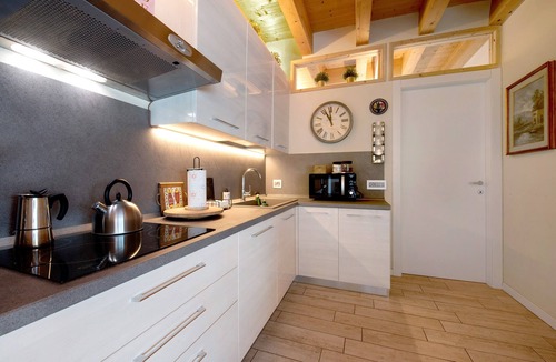 Perledo House | Holiday Home "Relax and Happiness" Lake View, Private Jacuzzi, Shared Heated Indoor Pool