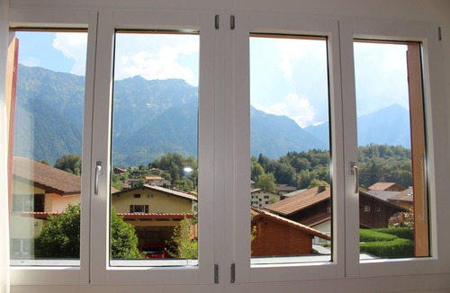 Ringgenberg Apartment | Holiday home with panoramic mountain views (4P)