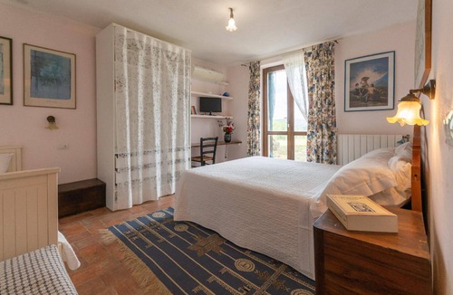 Saturnia Other | Holiday house Manciano for 1 - 14 persons with 5 bedrooms - Farmhouse