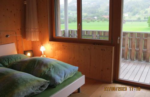 Steinen House | Holz100 Zimmer mit Rigiblick