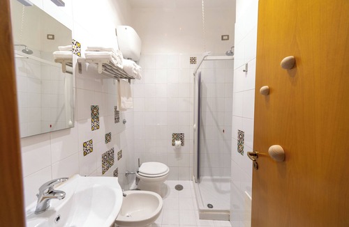 Scafati Hotel | Hotel DALI Scafati Located just steps from the historic city of Pompeii.