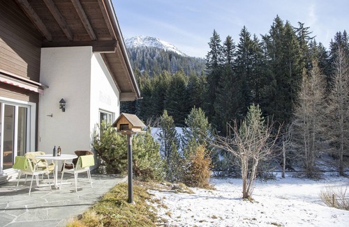 Valbella Apartment | House with mountain views & a sun terrace