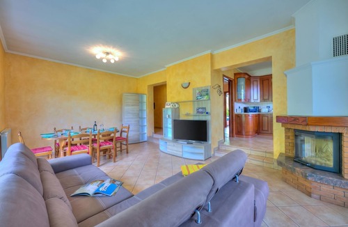 Cellina House | Il Sole Di Mirasole Garden House in Leggiuno, Leggiuno, Italy