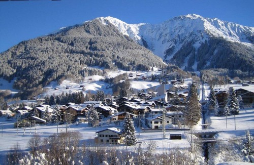 Klosters Platz Apartment | In dä Ronä 3-Zi Appartement/Fewo, Dusche oder Bad, WC 3½-Zimmerwohnung by Interhome
