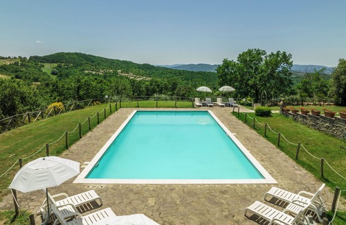 Citta di Castello Ski Chalet | "In the green heart of Umbria, cozy apartment in a farmhouse with pool."