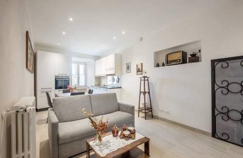 Radicondoli Apartment | 'In the Heart of Radicondoli' Apartment with Wi-Fi