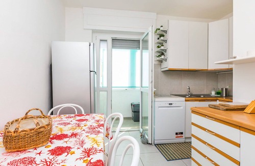 Rosignano Solvay Apartment | Lovely apartment for 6 people with A/C, WIFI, TV and balcony