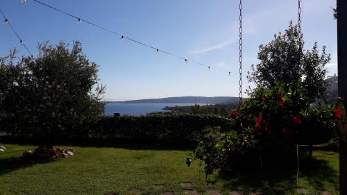 Lake Bracciano House | La Cerasa - vista Lago di Bracciano e giardino privato