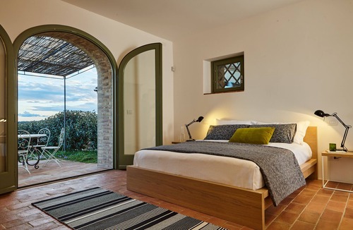 Rosennano Apartment | LA RONDINAIA. CHARMING HOUSE WITH GARDEN AND POOL. AMAZING VIEW
