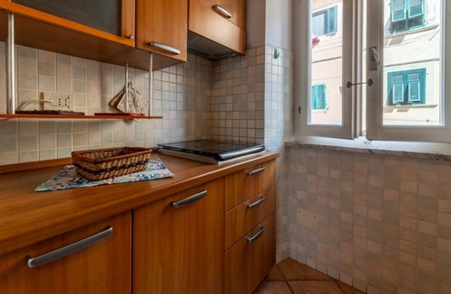 Portoferraio Old Town Apartment | La Tonnina overlooking the sea of Darsena