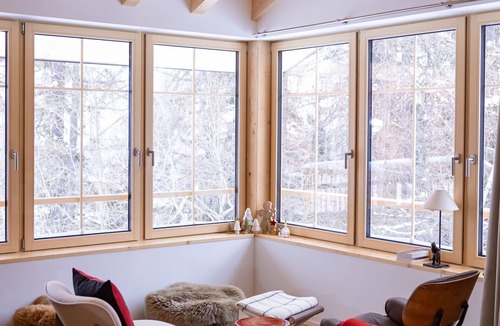 Mayens-de-Riddes Ski Chalet | La Tzoumaz Lodge, 4 Vallées luxury chalet, daily housekeeping, sleeps 10 to 12