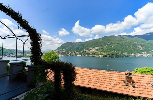 Blevio Apartment | Lake View in Blevio (La Dolce Vista)