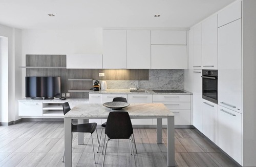 Melide Apartment | Lake View Suite 86 in Melide