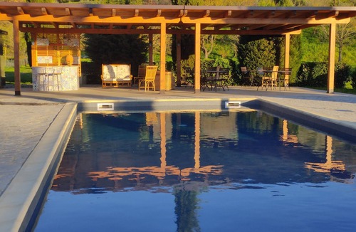 Cortona Apartment | Large country apartment in Cortona 1bed1bath with shared pool & gorgeous gardens