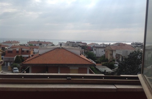 Ardea Apartment | Large independent apartment + terrace with sea views and 35km from Rome
