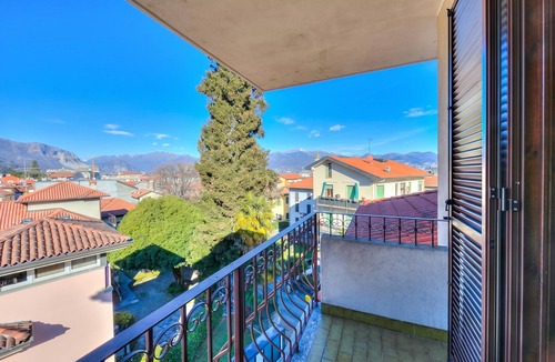 Stresa Apartment | Laura's Cozy Apartment: with Balcony, Lift, Parking in Stresa Centre, Stresa, Italy