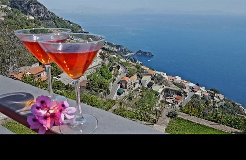 San Michele Apartment | "LE ARCATE" vacation home in the center of the Amalfi coast.