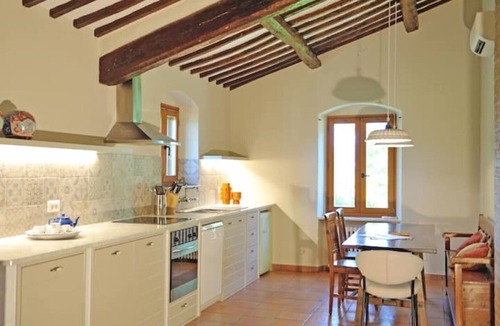 Lidarno Villa | Levigne Villa- Luxurious Hilltop Estate with Pool and Tennis Court