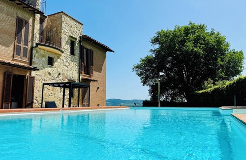 Pievasciata House | Libertas Tuscan Hideaway— Luxury villa with pool near Siena