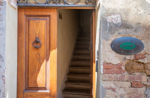 Santarello Apartment | Locanda Di Montisi Room La Giostra among the hills of Montalcino