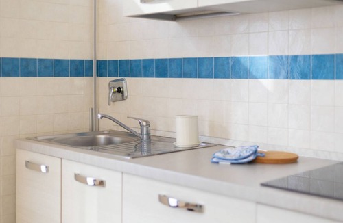 Lido di Capoliveri Apartment | Located just a 4-minute walk from the beautiful sandy beach of Lido di Capoliveri, I Palmizi is the ideal destination for a relaxing seaside holiday on the Island of Elba.Our studio apartments, available both on the ground floor and the first floor, each