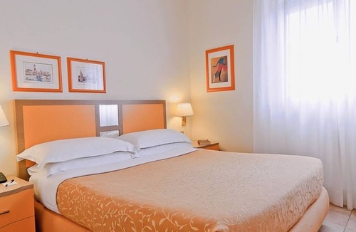 Zona XXX Castel Fusano Apartment | Long Stay Monthly Apartment I Triangoli with backyard garden