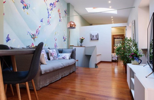 Como City Centre Apartment | Lora Center apartment, near the lake with air conditioner