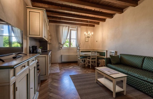 Strassoldo Apartment | Lovely apartment for 6 guests with A/C, WIFI and TV