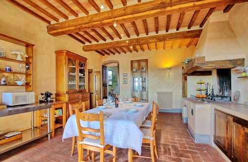 Colle di Val d'Elsa Apartment | Lovely apartment for 6 people with WIFI, TV, terrace and panoramic view, close to San Gimignano