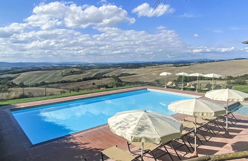 Bollano Villa | Lovely apartment in villa for 4 guests with pool, WIFI, patio, pets allowed and panoramic view