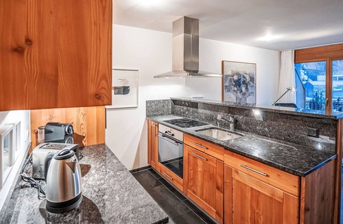 Samedan Apartment | Lovely apartment for 2 guests with WIFI, TV, balcony and pets allowed