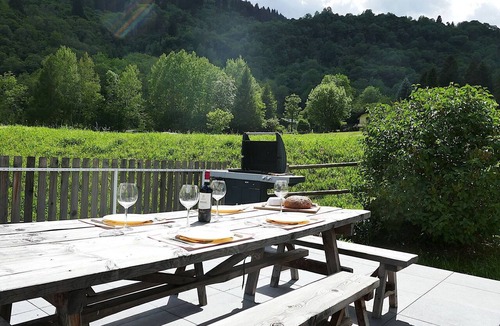Olivone Apartment | Lovely apartment for 4 guests with WIFI, TV, terrace and pets allowed