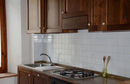 Capolona Apartment | Lovely apartment for 4 people with WIFI, pool, TV, patio and pets allowed, close to Arezzo