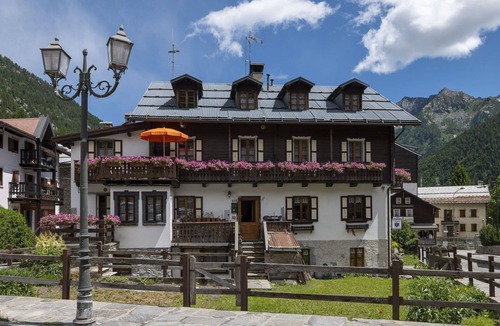 Macugnaga Apartment | Lovely apartment for 6 guests with WIFI, TV, balcony, pets allowed and panoramic view