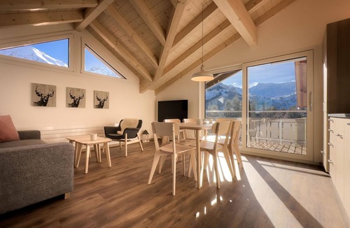 Adelboden Apartment | Lovely apartment for 6 people with WIFI, TV and balcony