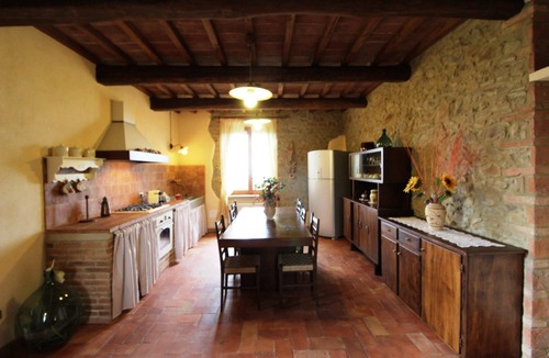 Sasso dʼOmbrone Apartment | Lovely apartment for 4 people with pool, A/C, TV, terrace, pets allowed and parking