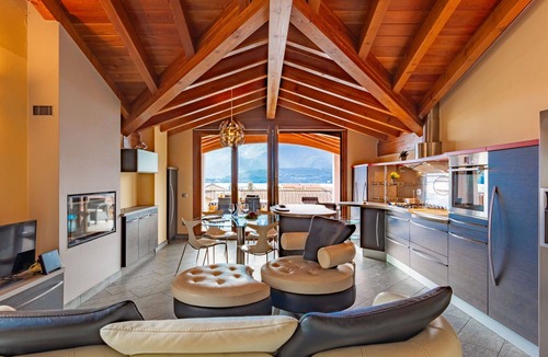 Consiglio di Rumo Apartment | Lovely apartment for 4 people with WIFI, TV, balcony and pets allowed