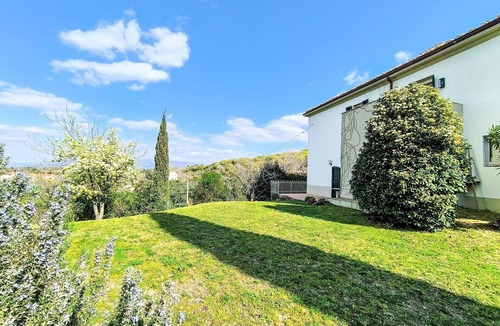 Scansano House | Lovely apartment in villa for 4 guests with WIFI, TV, patio and pets allowed