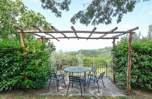 Castelfranco di Sopra House | Lovely home in Castelfranco di Sopra with house a panoramic view