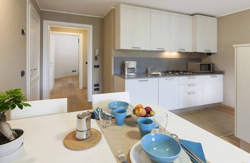 Bellagio Apartment | LUCIA by KlabHouse-Central lakeview w/AC