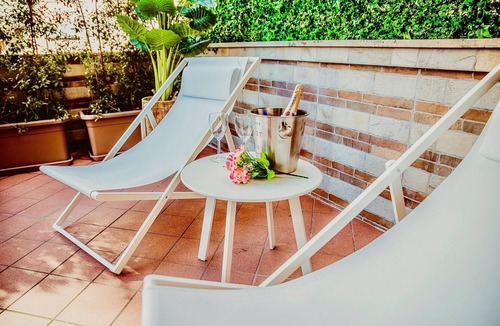 Quartiere XXXIII Lido di Ostia Ponente Apartment | Luxurious apartment with wellness cabin located in a historic building from 1900