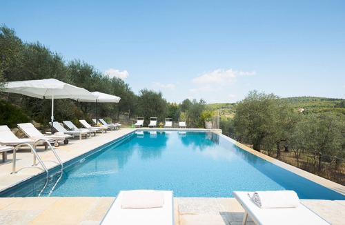 Rignano sull'Arno Villa | Luxury villa just 14 km from Florence. Sleeps 16 with sauna & gym!