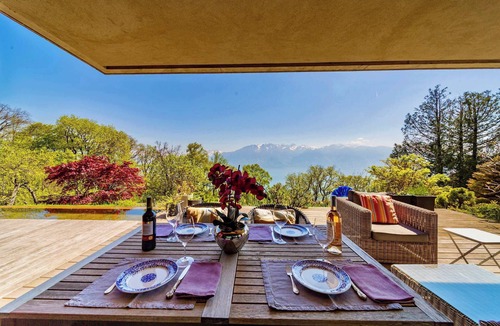 Mont Pelerin Villa | Luxury Villa Retreat with Garden & Lake Views